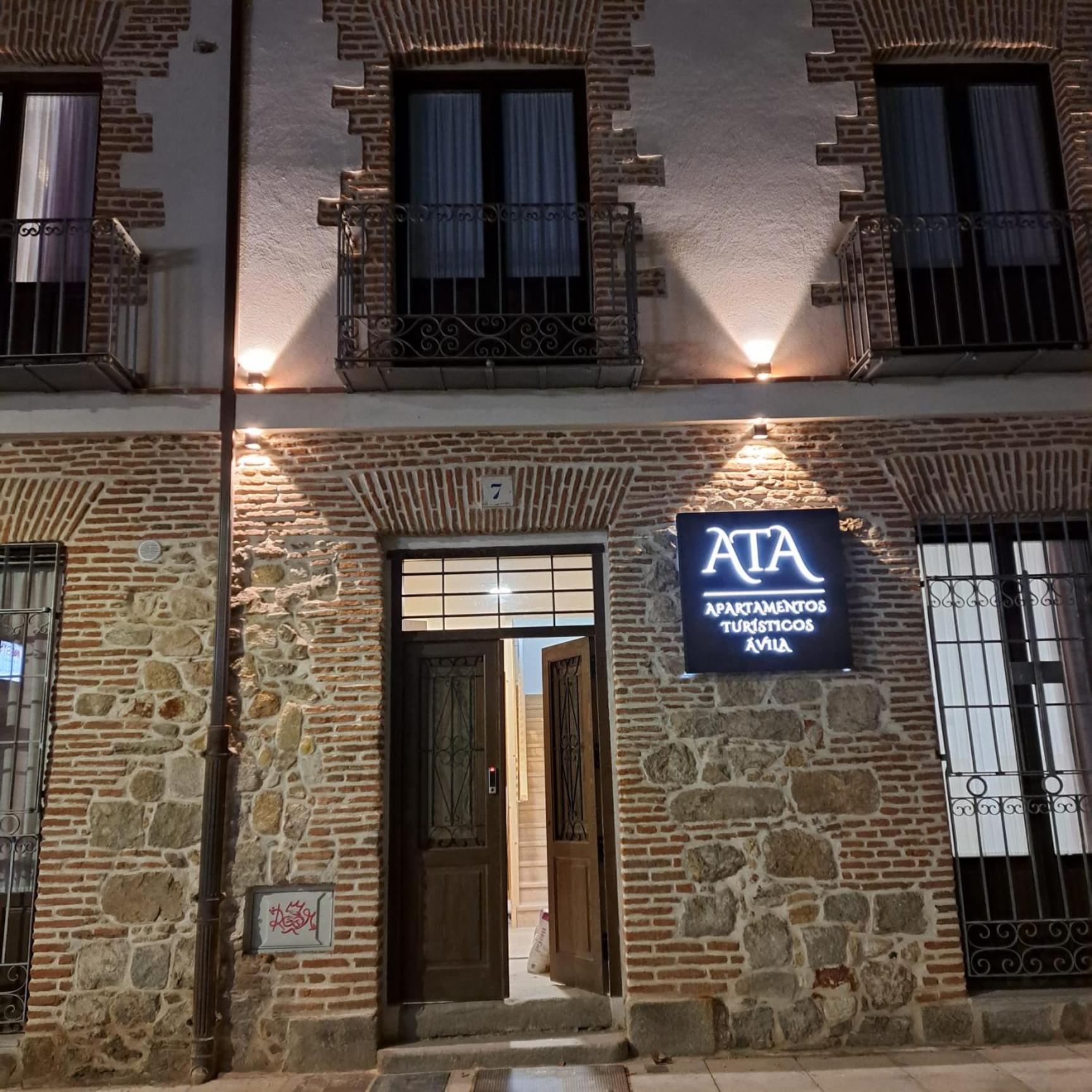 Apartamentos Turisticos Avila Puerta De La Santa 2-1 Exterior photo